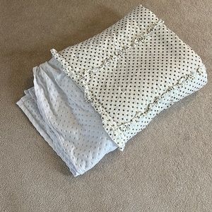 Beddy’s twin zippered Goldie set with minky interior